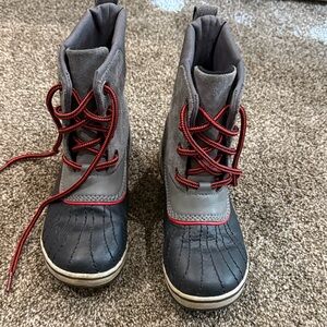 Sorel Kids Boots in Gray with Red Laces